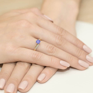 Pierścionek złoty z Tanzanitem 0,50ct i Brylantami - próby 585. W-0084TAN